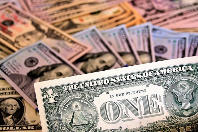 Dollar Up As Fed Asset Tapering Expectations Grow