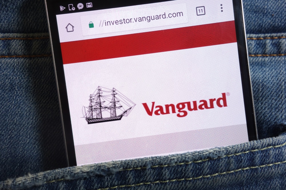 Vanguard Fails to Support Bitcoin ETFs, Users Threaten to Close Accounts